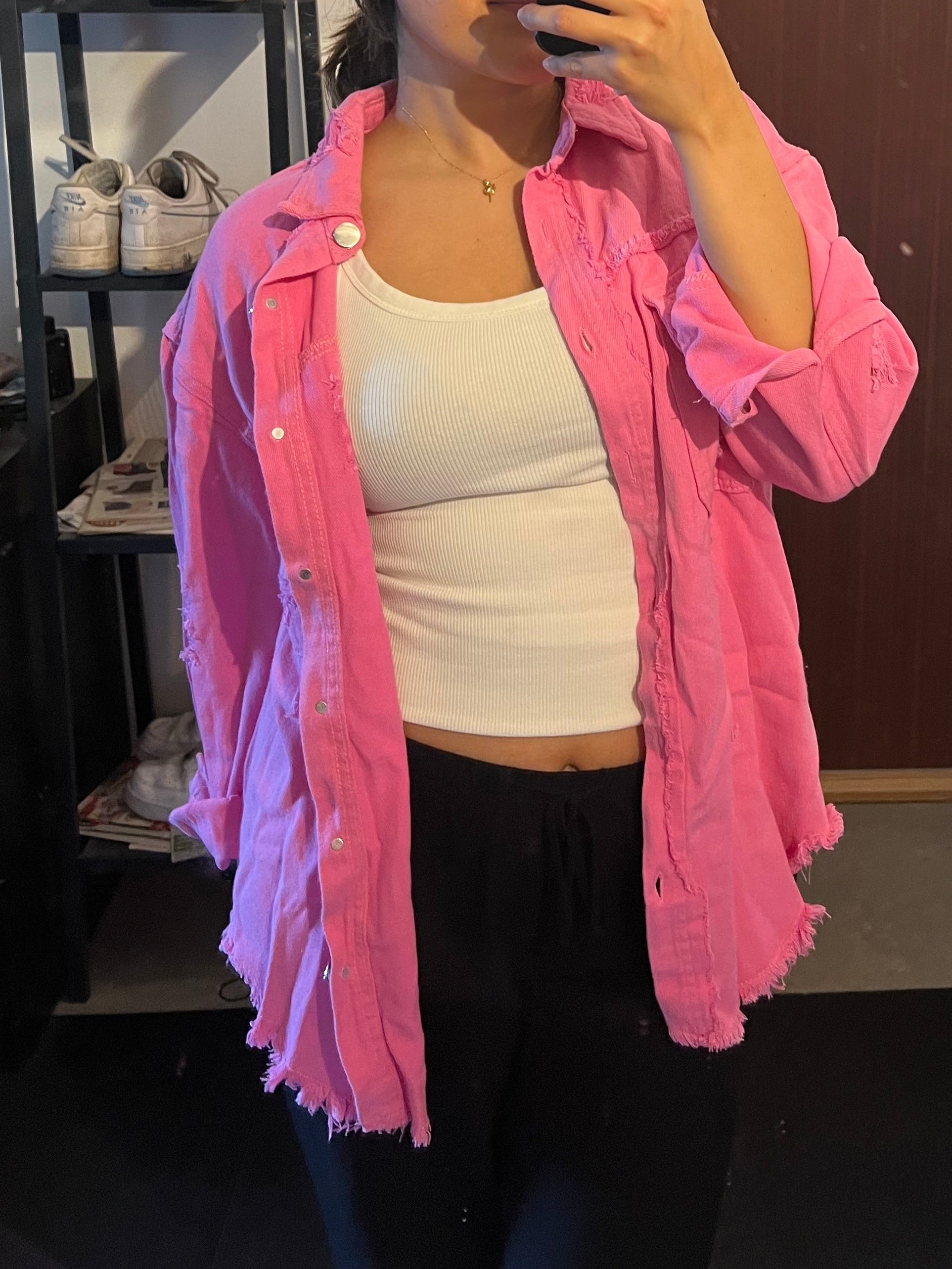 Oversized skjortjacka med slitningar